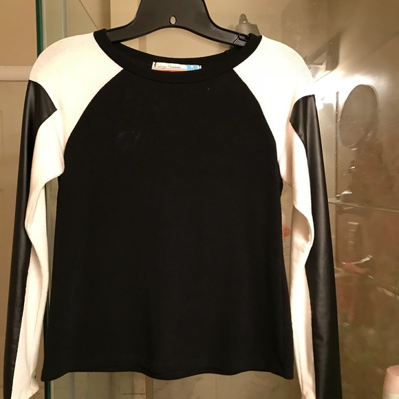 Top - Picture 1 of 1